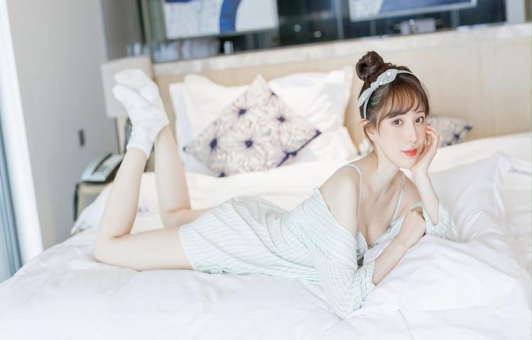 鲍鱼直播的独特定位